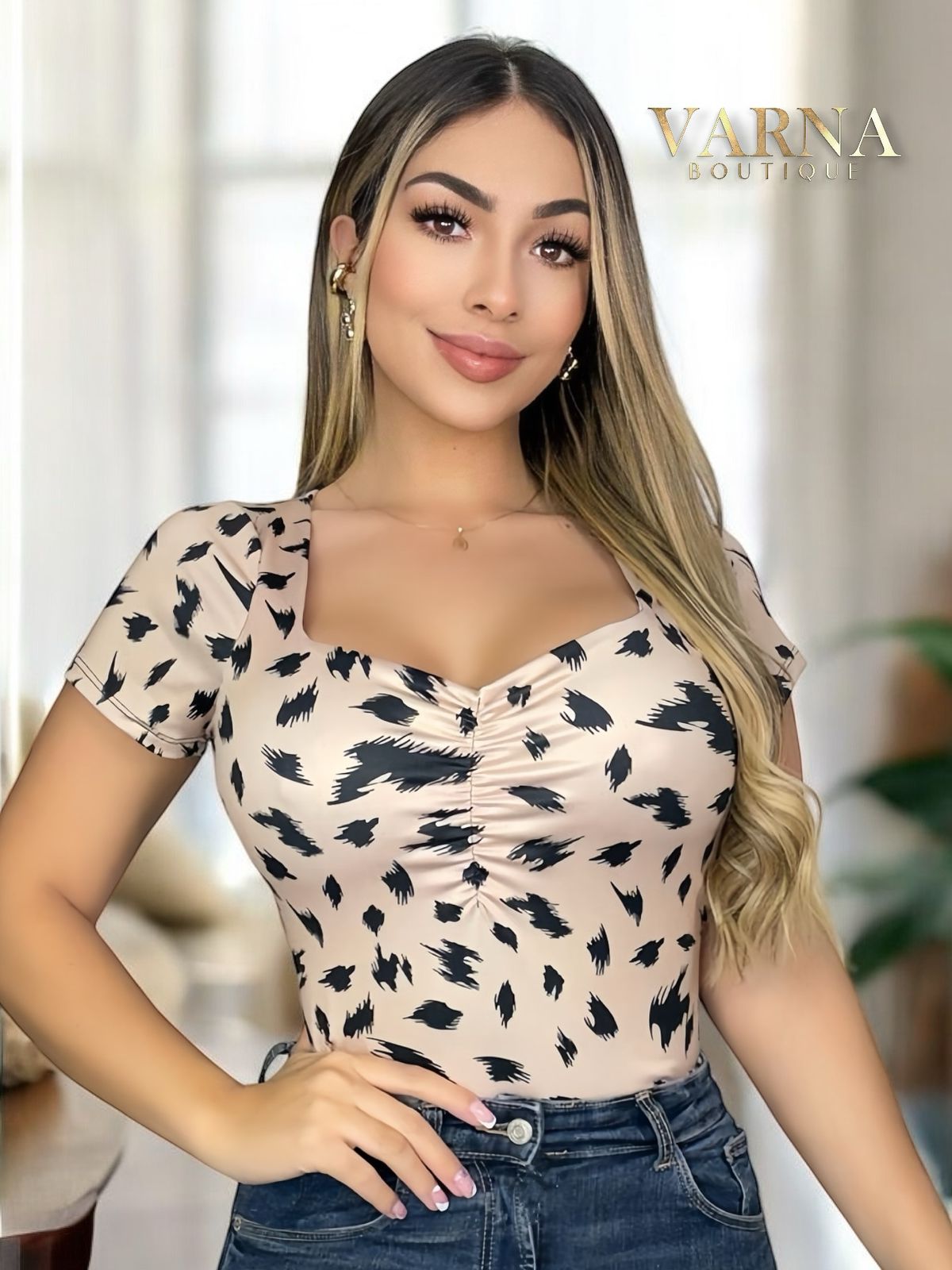 BLUSA ESCOTE CORAZÓN PRINT