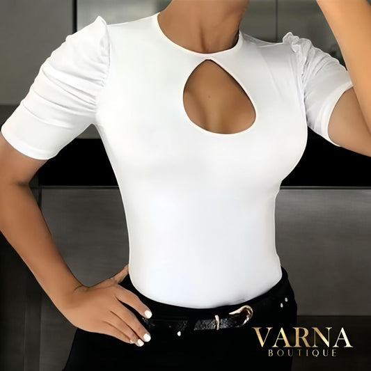 BLUSA DETALLE ESCOTE