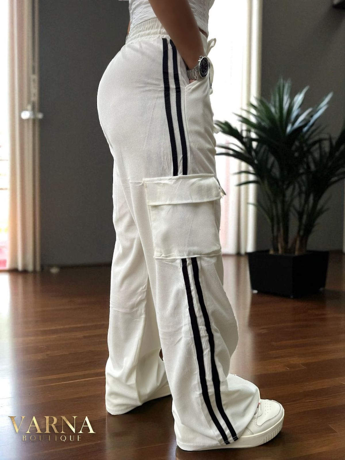 PANTALÓN CORDOROY CARGO LINEAS